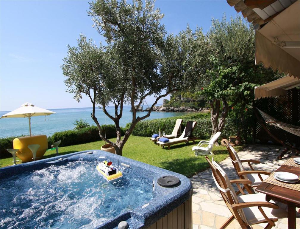 Beachfront House 13 ,Glyfada room 2
