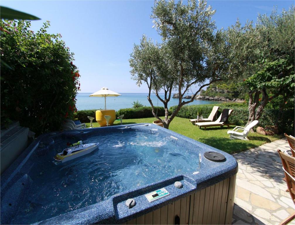 Beachfront House 13 ,Glyfada room 6